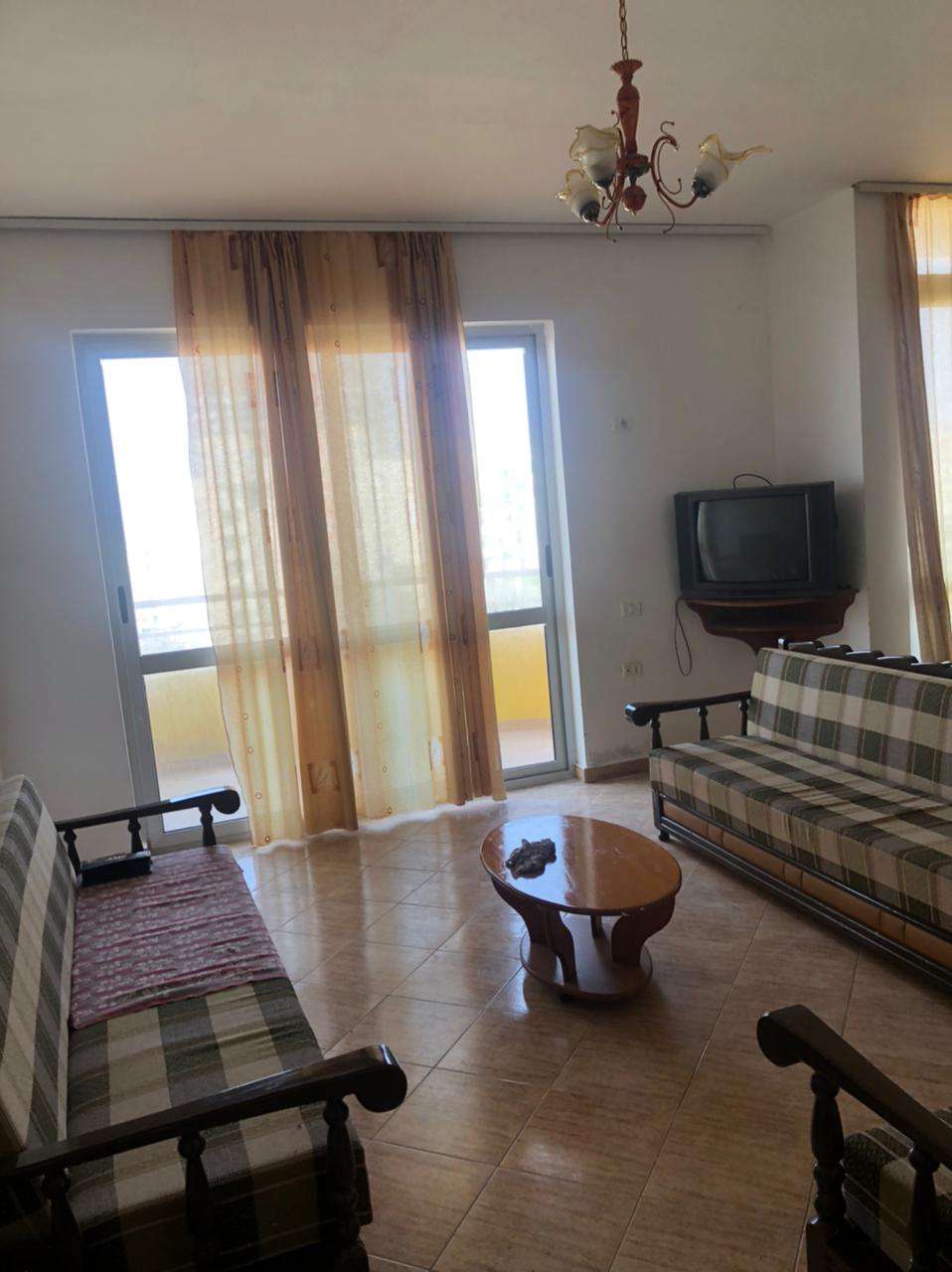 Shitet Apartament 1+1, tek Shkëmbi Kavajës